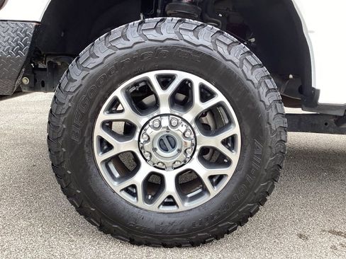 Used 2024 Ford F350 Lariat image 19