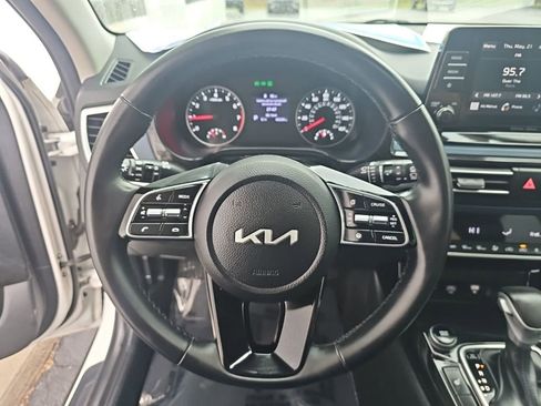 Used 2023 Kia Seltos S AWD/4WD image 13