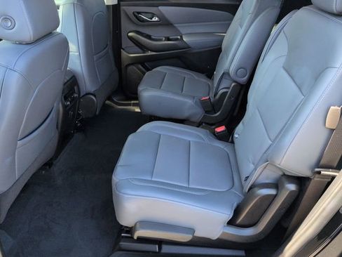 Used 2021 Chevrolet Traverse LT image 27