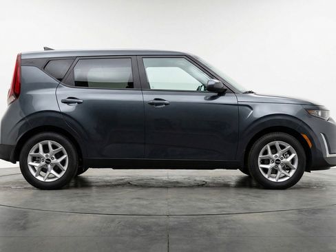 Used 2025 Kia Soul LX w/ LX Technology Package FWD image 8
