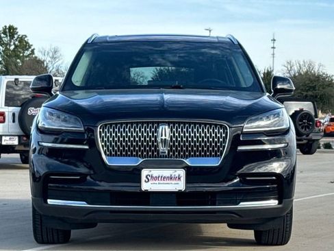 Used 2023 Lincoln Aviator AWD w/ Premium Package image 2