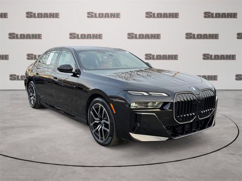 Certified 2025 BMW i7 eDrive50 w/ M Sport Package image 7