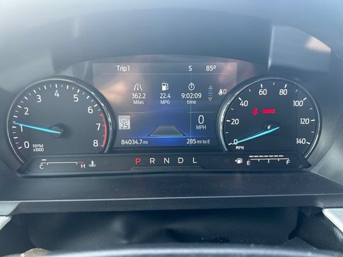 Used 2022 Ford Explorer XLT w/ Equipment Group 202A AWD/4WD image 16