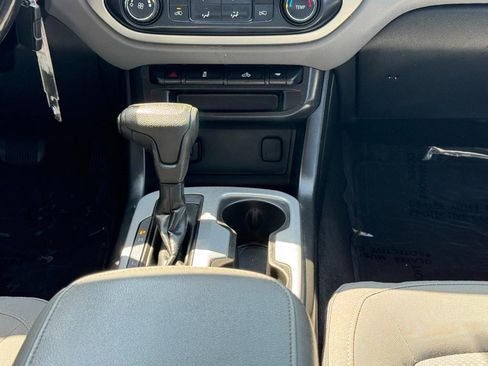 Used 2020 Chevrolet Colorado LT RWD image 17