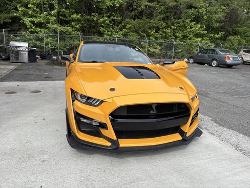 Used 2022 Ford Mustang Shelby GT500 w/ Technology Package RWD image 4