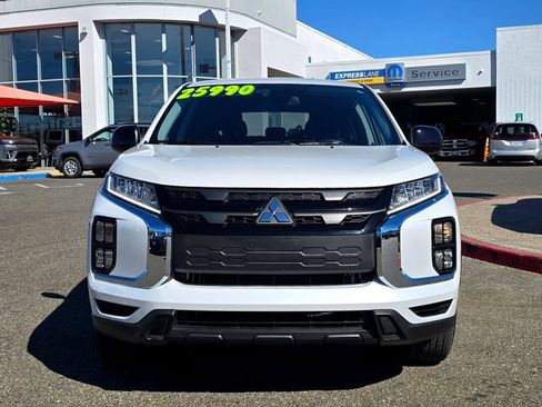 Used 2024 Mitsubishi Outlander Sport LE AWD/4WD image 2