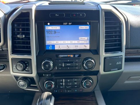 Used 2018 Ford F150 Lariat image 27