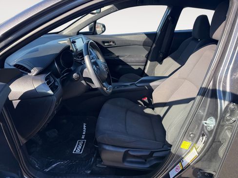 Used 2018 Toyota C-HR XLE image 10