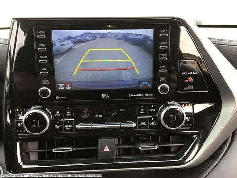 Used 2021 Toyota Highlander Limited image 9