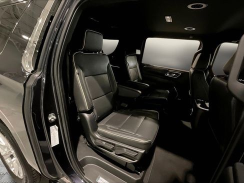 Used 2023 Chevrolet Suburban Premier image 26