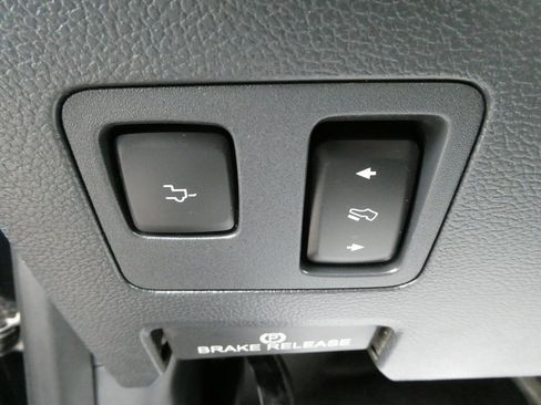 Used 2022 Ford F450 Platinum w/ FX4 Off-Road Package image 30