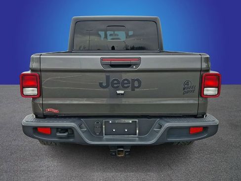 Used 2022 Jeep Gladiator Willys image 5