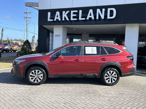 Certified 2025 Subaru Outback Premium w/ Popular Package #1A image 3