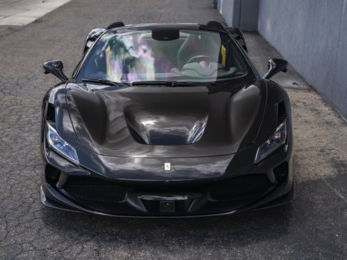 Certified 2022 Ferrari F8 Tributo RWD image 8