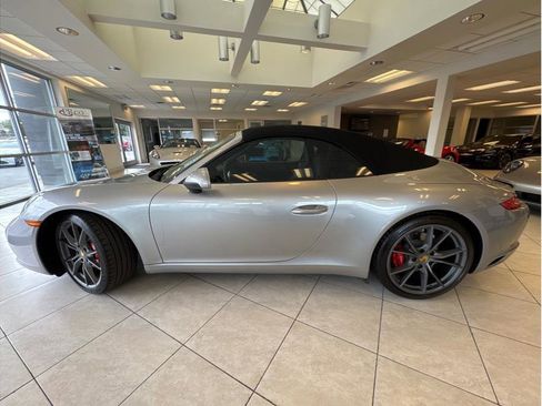 Used 2018 Porsche 911 Carrera S image 9