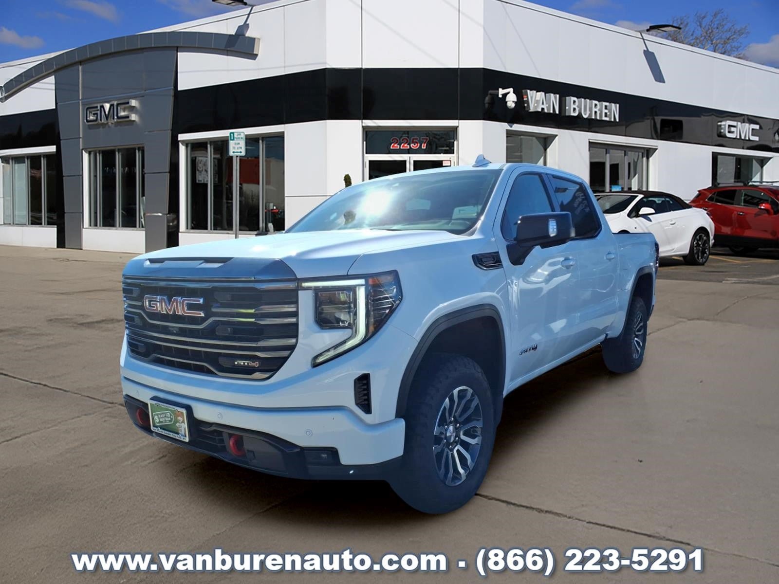Used 2023 GMC Sierra 1500 AT4 w/ Technology Package AWD/4WD image 1