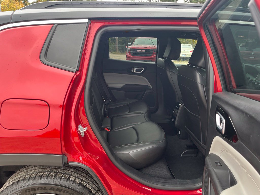 Used 2025 Jeep Compass Limited AWD/4WD image 29