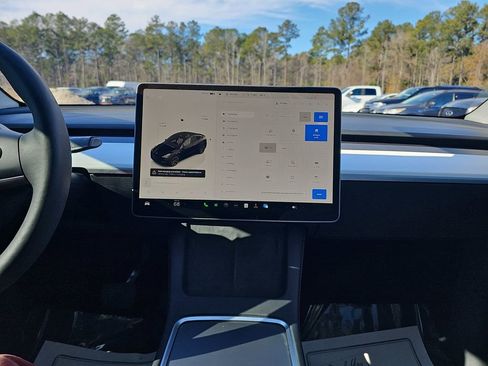 Used 2024 Tesla Model Y Long Range image 24