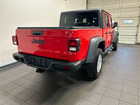 Used 2020 Jeep Gladiator Sport w/ Quick Order Package 24S AWD/4WD image 3