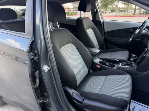 Used 2021 Hyundai Kona SEL FWD image 10
