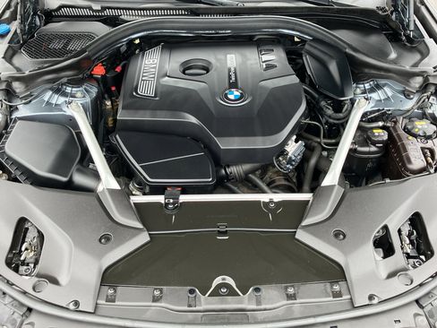 Used 2018 BMW 530i xDrive w/ M Sport Package AWD/4WD image 38