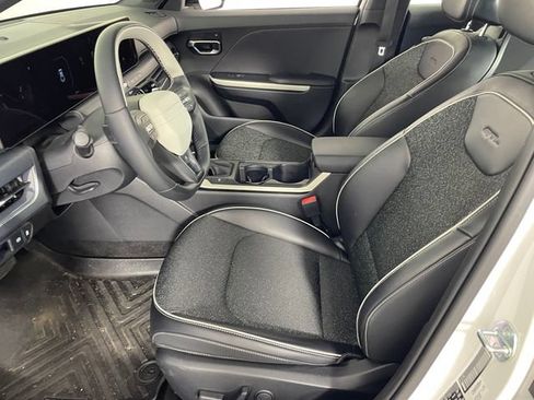 Certified 2025 Kia K4 GT-Line w/ GT-Line Sunroof Package FWD image 2