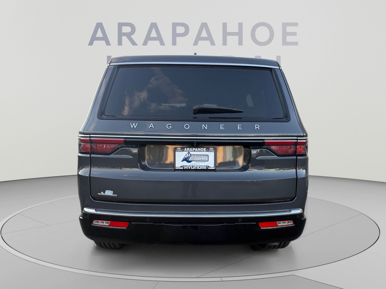 Used 2023 Jeep Wagoneer 4WD w/ Premium Group I image 4