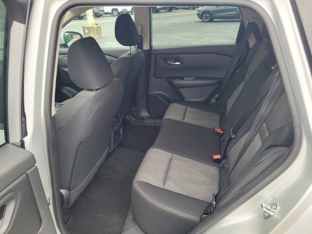 Used 2025 Nissan Rogue SV FWD image 13