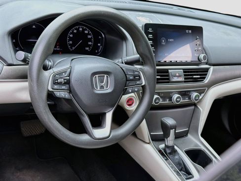 Used 2018 Honda Accord LX image 27