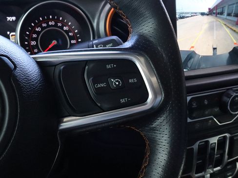 Used 2021 Jeep Gladiator Mojave AWD/4WD image 36