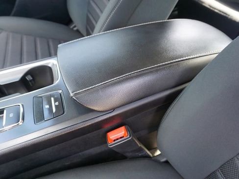 Used 2020 Ford Fusion SE image 21