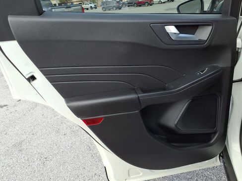 Used 2023 Ford Escape Platinum AWD/4WD image 22