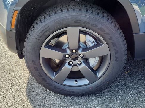 Used 2026 Land Rover Defender 110 S image 9