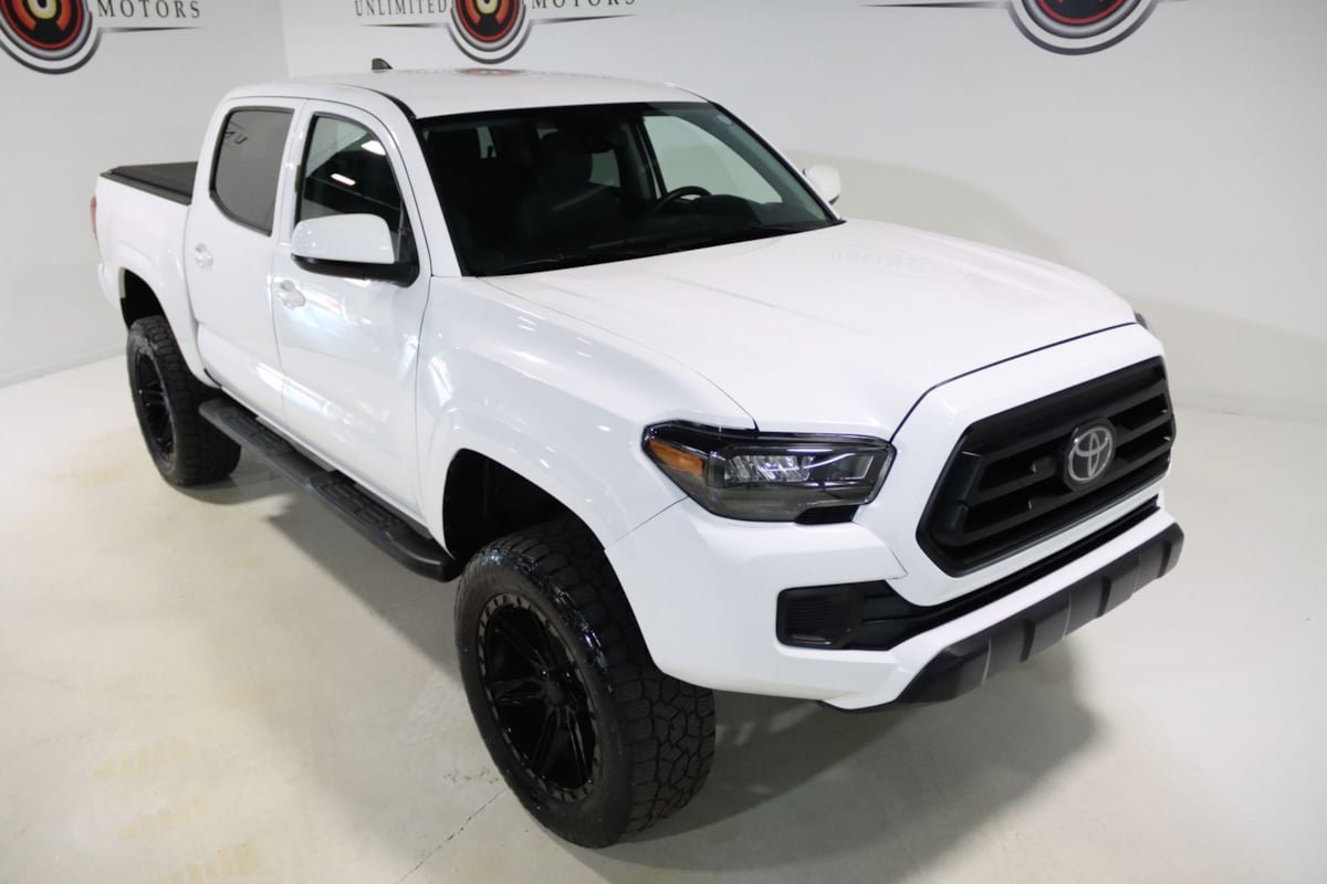 Used 2020 Toyota Tacoma SR AWD/4WD image 9