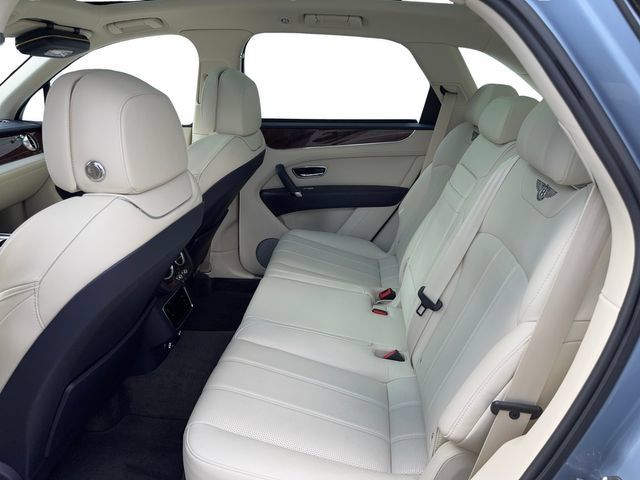 Used 2019 Bentley Bentayga AWD/4WD image 9