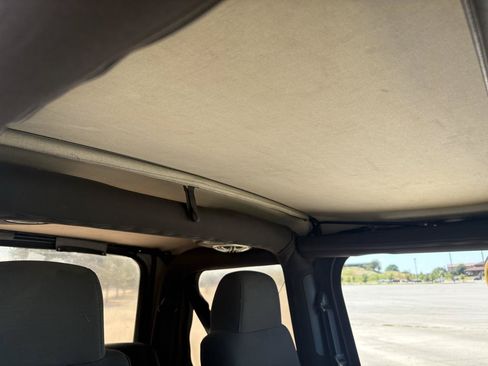 Used 2006 Jeep Wrangler X AWD/4WD image 79