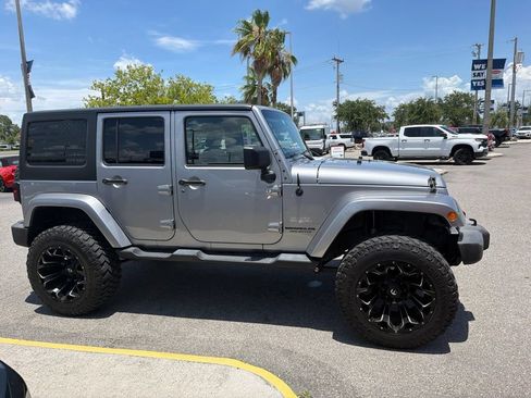 Used 2014 Jeep Wrangler Unlimited Sahara AWD/4WD image 4