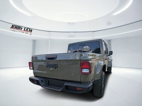 New 2026 Jeep Gladiator Sport AWD/4WD image 3