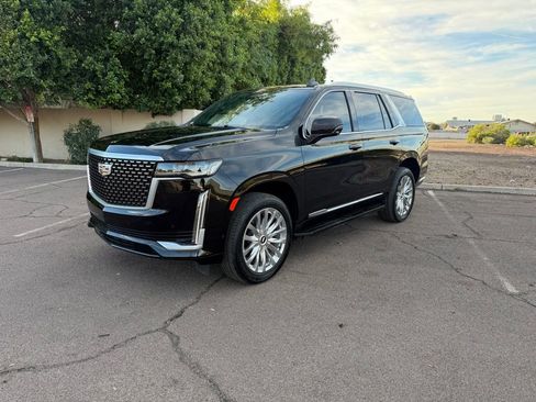 Used 2023 Cadillac Escalade Premium Luxury image 4