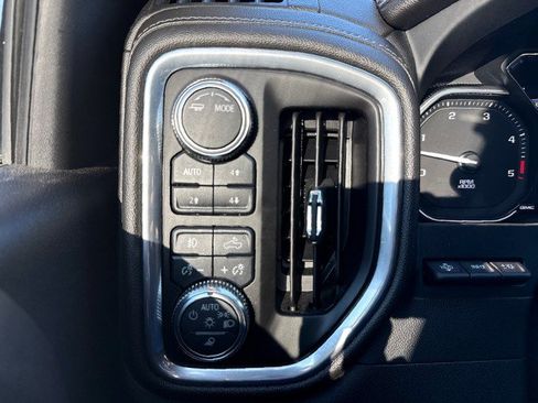 Used 2022 GMC Sierra 3500 Denali w/ Denali Ultimate Package AWD/4WD image 23