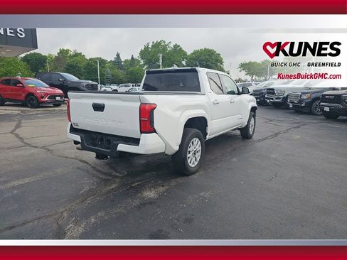 Used 2024 Toyota Tacoma SR5 AWD/4WD image 5