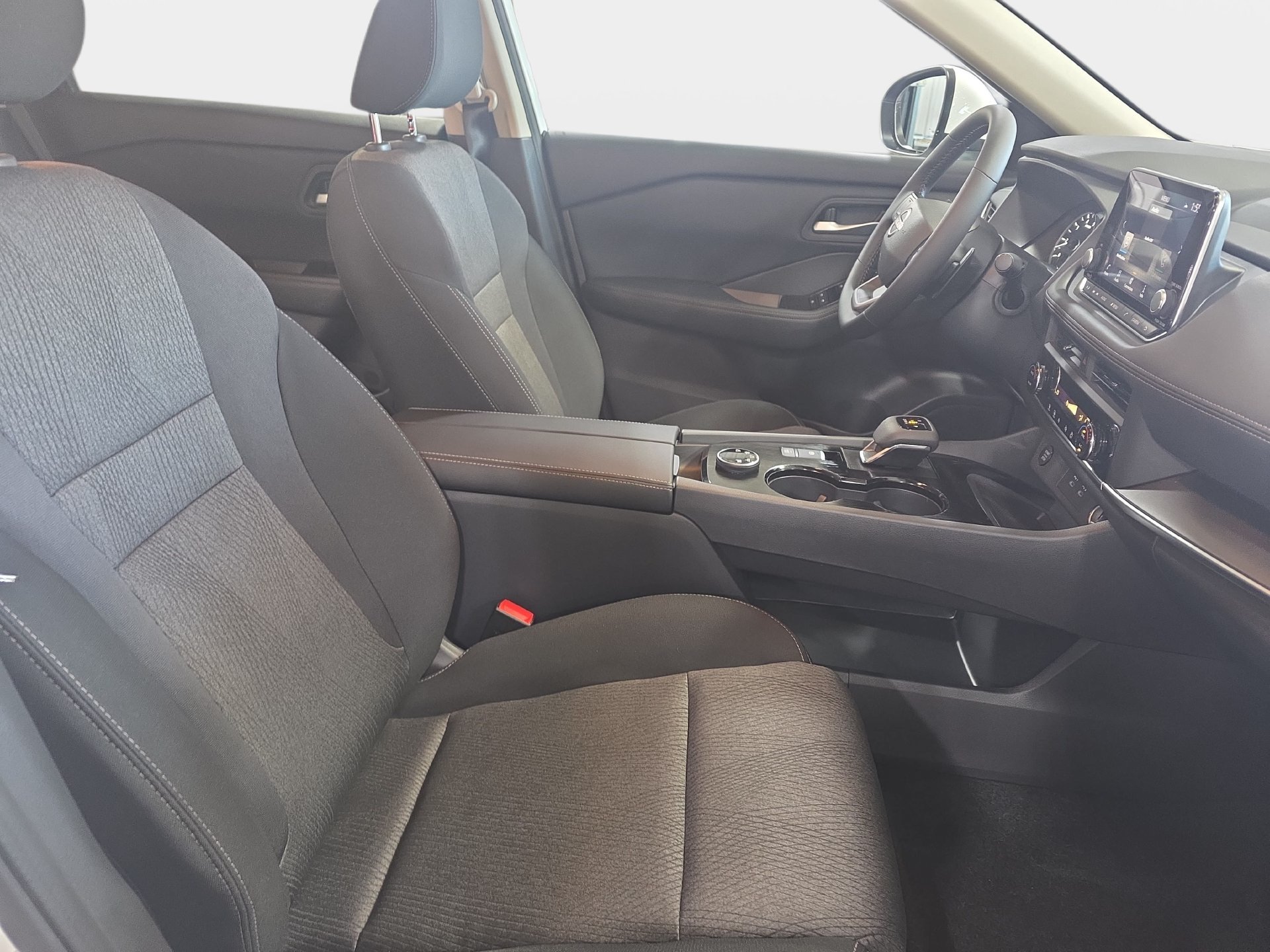 New 2026 Nissan Rogue SV AWD/4WD image 10