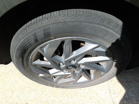 Used 2024 Hyundai Elantra SEL FWD image 7