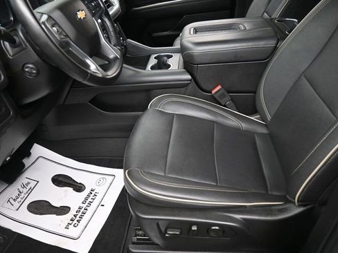 Used 2023 Chevrolet Suburban Premier image 15