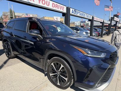 Used 2022 Toyota Highlander XSE