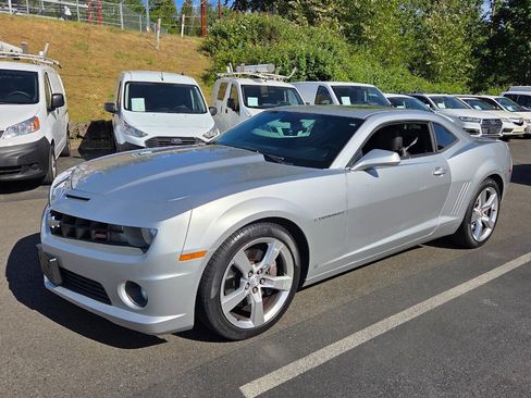 Used 2010 Chevrolet Camaro SS RWD image 3