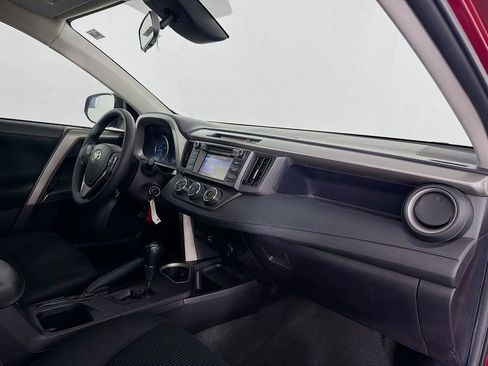 Used 2018 Toyota RAV4 LE FWD image 28