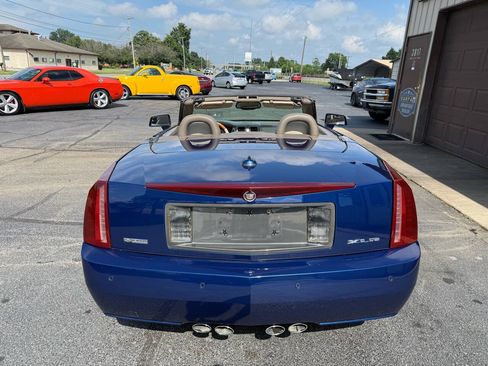 Used 2005 Cadillac XLR RWD image 15