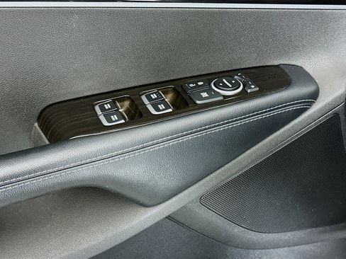 Used 2019 Kia Sorento EX image 15