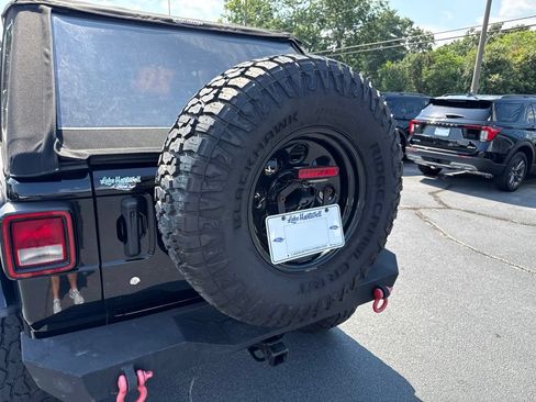 Used 2020 Jeep Wrangler Unlimited Rubicon AWD/4WD image 32